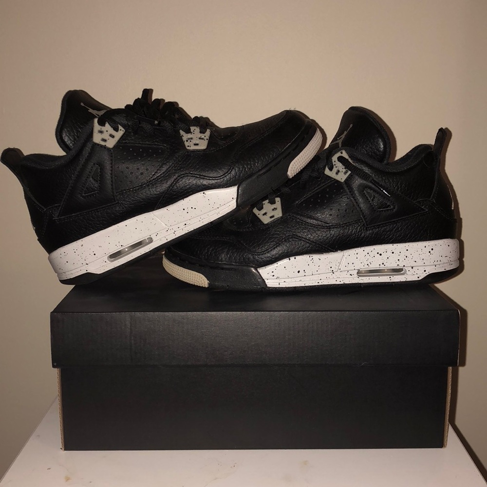 Air Jordan Retro 4 “Oreo” (GS) Size 5.5Y